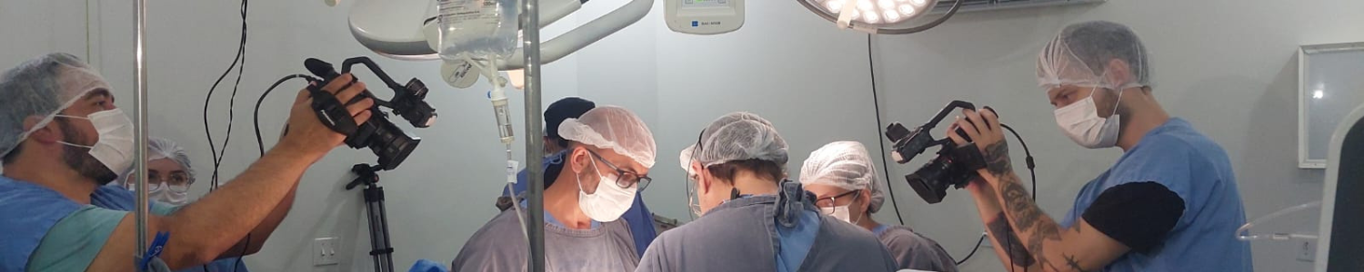 PUC Minas Poços de Caldas transmite cirurgia ao vivo para alunos do Curso de Medicina